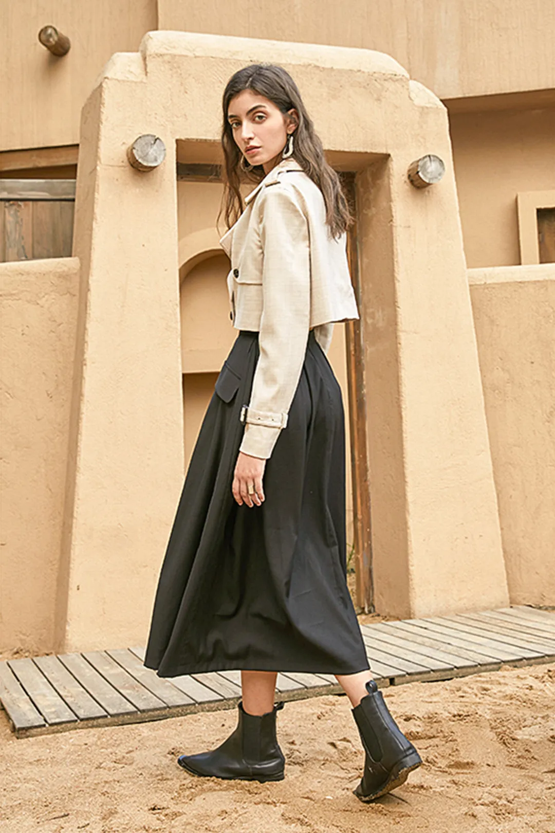 Large lapel blazer | Beige blazer | Commuter blazer