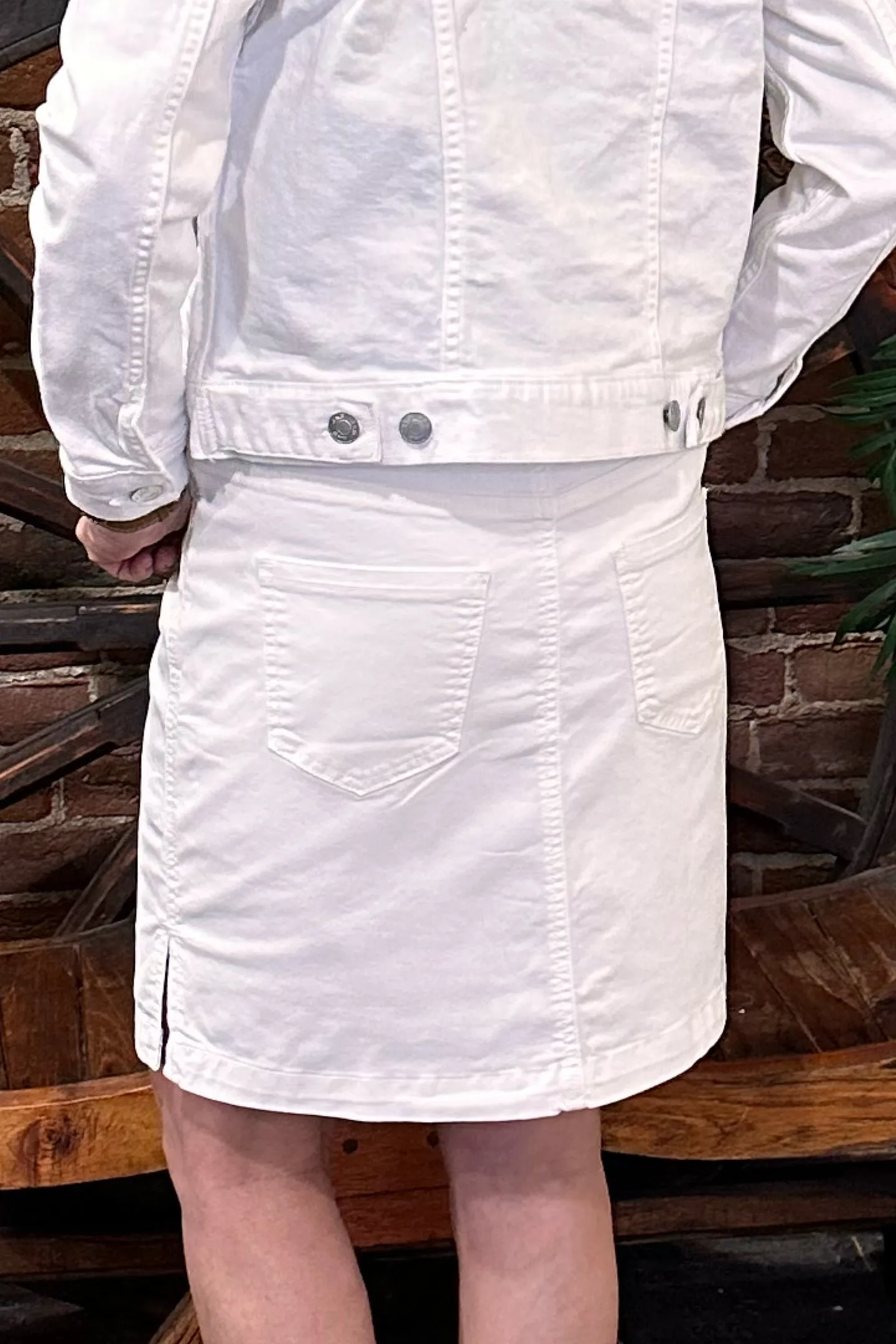 ON THE GO SKORT by JAG Jeans