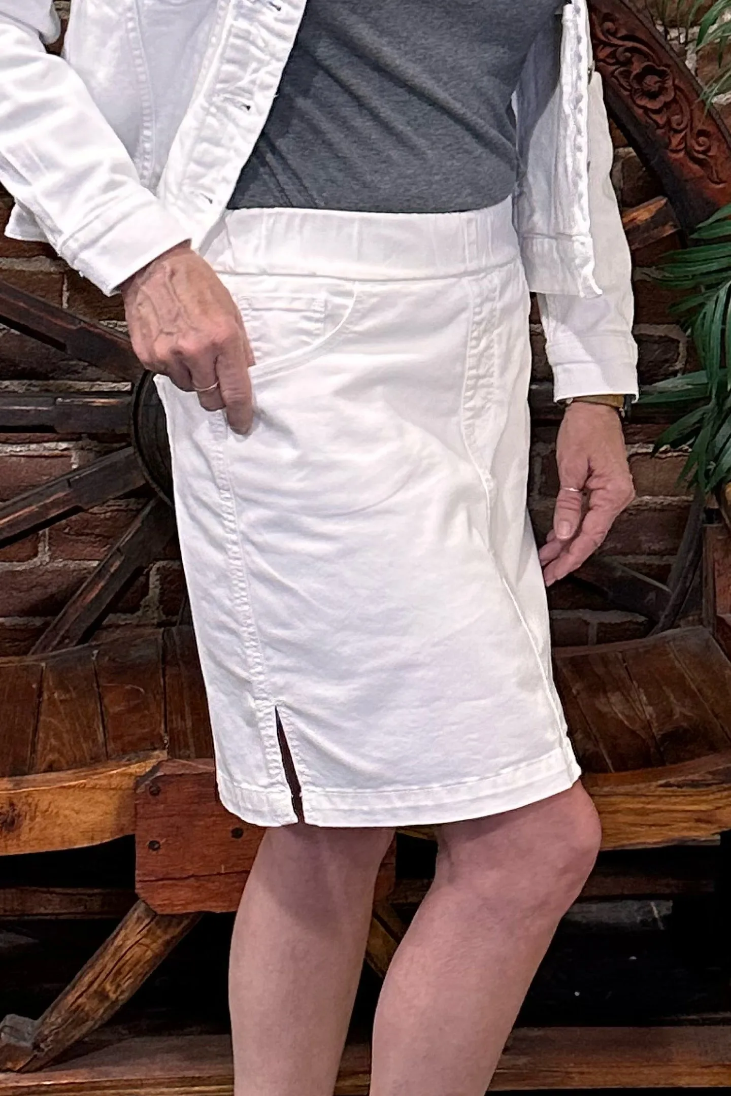ON THE GO SKORT by JAG Jeans